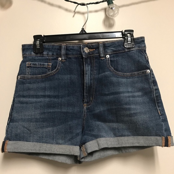 Dynamite Denim Shorts - Picture 1 of 3